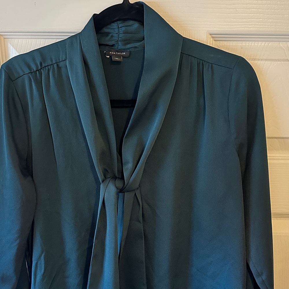 Ann Taylor Collar tie Long Sleeve Blouse